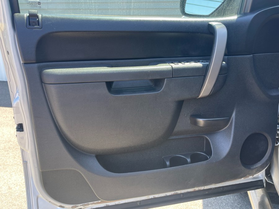 2013 GMC Sierra 1500 4WD Ext Cab 143.5" SLE, available for sale in Paterson, New Jersey | DZ Automall. Paterson, New Jersey 2013 GMC Sierra 1500 4WD Ext Cab 143.5" SLE, available for sale in Paterson, New Jersey | DZ Automall. Paterson, New Jersey