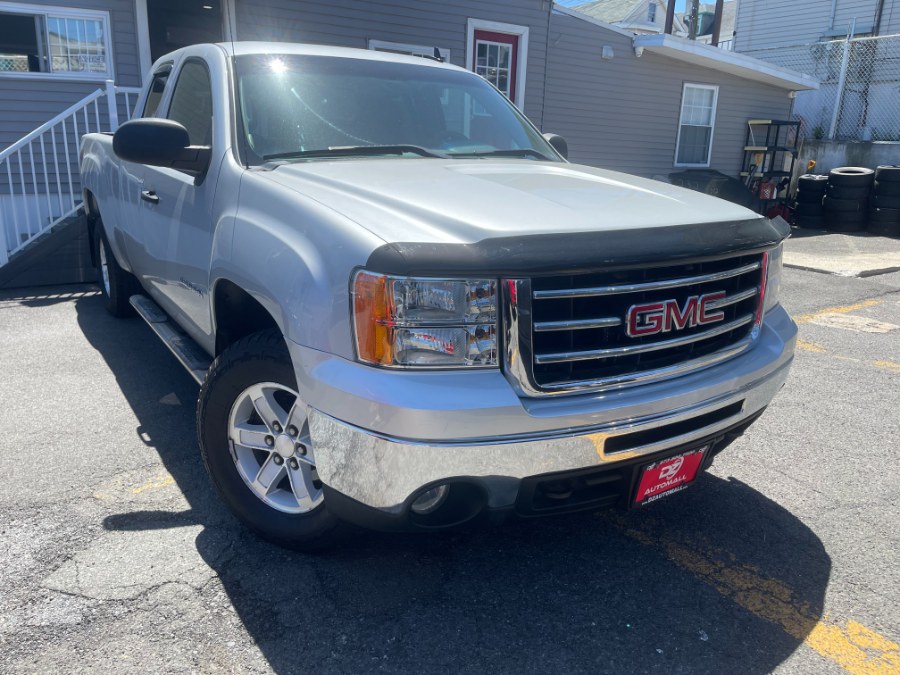 2013 GMC Sierra 1500 4WD Ext Cab 143.5" SLE, available for sale in Paterson, New Jersey | DZ Automall. Paterson, New Jersey