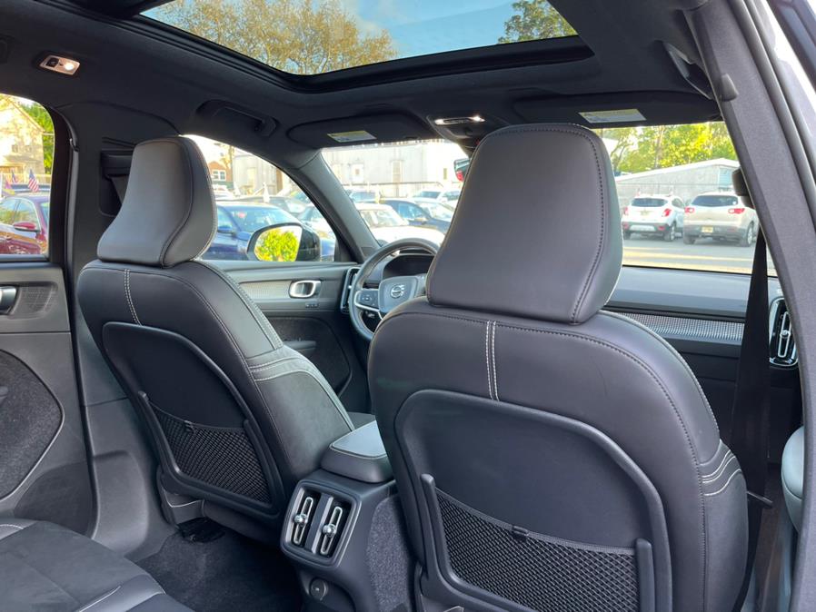 Used Volvo XC40 T5 AWD R-Design 2019 | Auto Haus of Irvington Corp. Irvington , New Jersey
