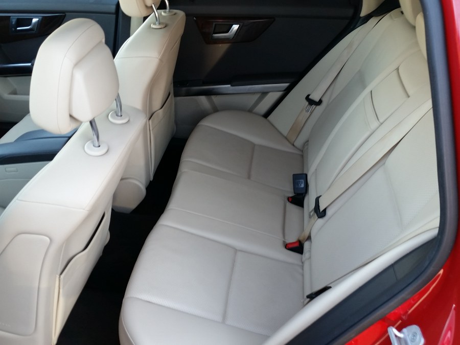 2013 Mercedes-Benz GLK-Class 4MATIC 4dr GLK350, available for sale in Berlin, Connecticut | Action Automotive. Berlin, Connecticut 2013 Mercedes-Benz GLK-Class 4MATIC 4dr GLK350, available for sale in Berlin, Connecticut | Action Automotive. Berlin, Connecticut