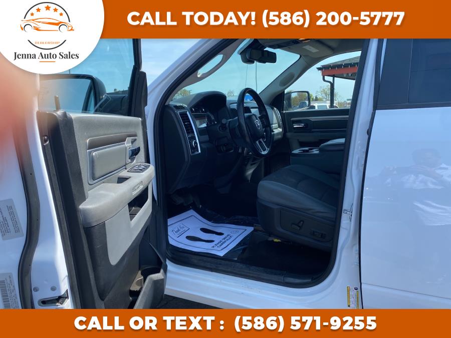 Used Ram 1500 4WD Crew Cab 140.5" Big Horn 2015 | Jenna Auto Sale Inc. Roseville, Michigan Used Ram 1500 4WD Crew Cab 140.5" Big Horn 2015 | Jenna Auto Sale Inc. Roseville, Michigan