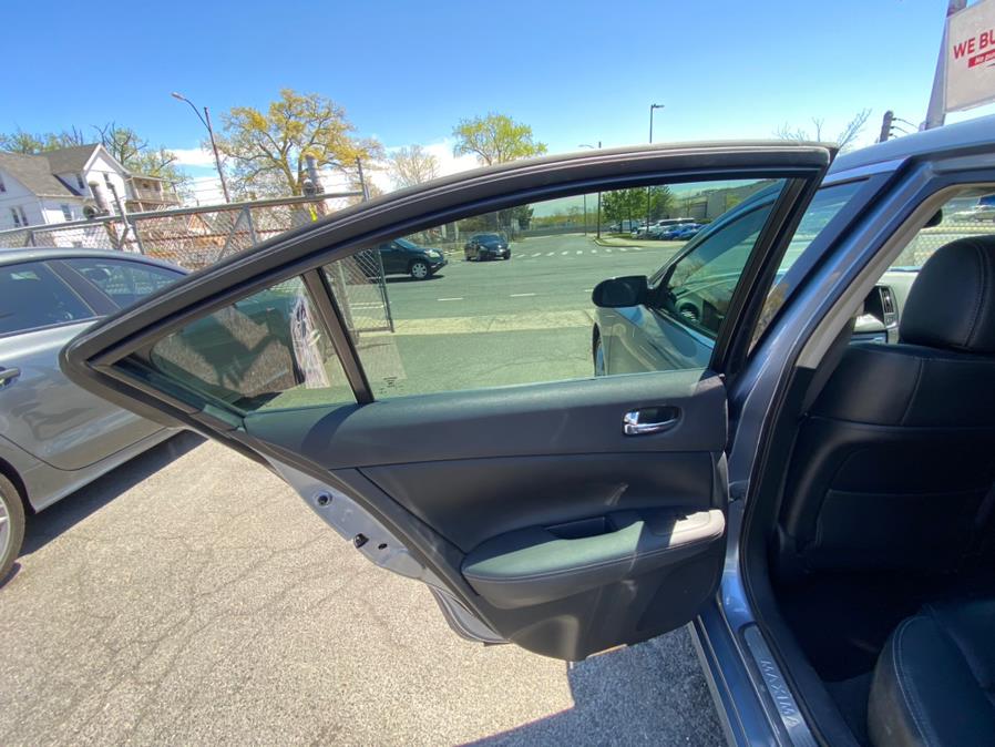 Used Nissan Maxima 4dr Sdn V6 CVT 3.5 SV w/Premium Pkg 2011 | VEB Auto Sales. Hartford, Connecticut Used Nissan Maxima 4dr Sdn V6 CVT 3.5 SV w/Premium Pkg 2011 | VEB Auto Sales. Hartford, Connecticut