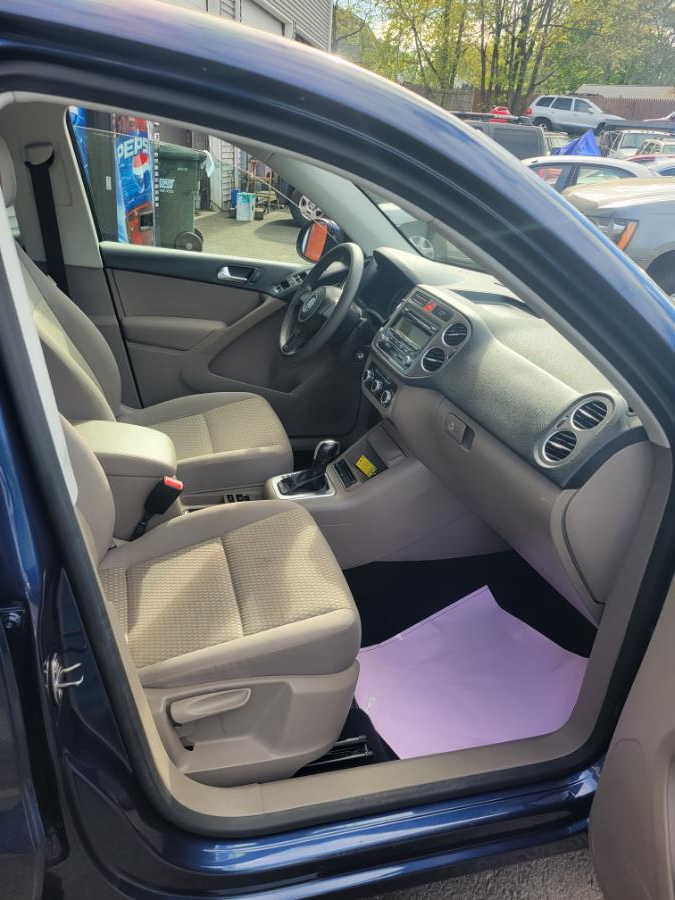 Used Volkswagen Tiguan 4WD 4dr SE 4Motion wSunroof & Navi 2011 | Chris's Auto Clinic. Plainville, Connecticut Used Volkswagen Tiguan 4WD 4dr SE 4Motion wSunroof & Navi 2011 | Chris's Auto Clinic. Plainville, Connecticut