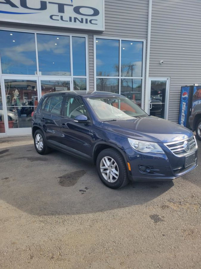 Used Volkswagen Tiguan 4WD 4dr SE 4Motion wSunroof & Navi 2011 | Chris's Auto Clinic. Plainville, Connecticut Used Volkswagen Tiguan 4WD 4dr SE 4Motion wSunroof & Navi 2011 | Chris's Auto Clinic. Plainville, Connecticut