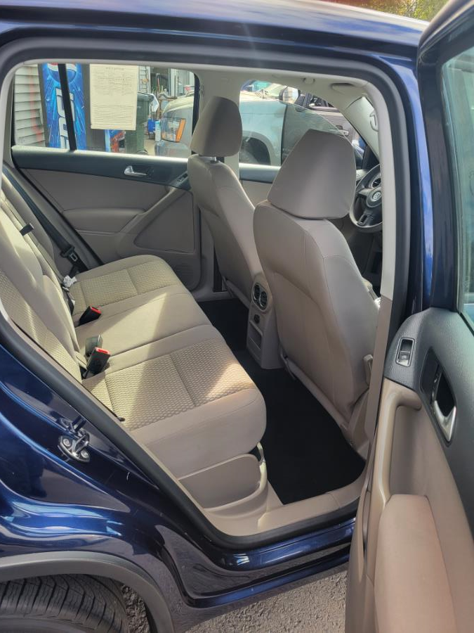 Used Volkswagen Tiguan 4WD 4dr SE 4Motion wSunroof & Navi 2011 | Chris's Auto Clinic. Plainville, Connecticut Used Volkswagen Tiguan 4WD 4dr SE 4Motion wSunroof & Navi 2011 | Chris's Auto Clinic. Plainville, Connecticut