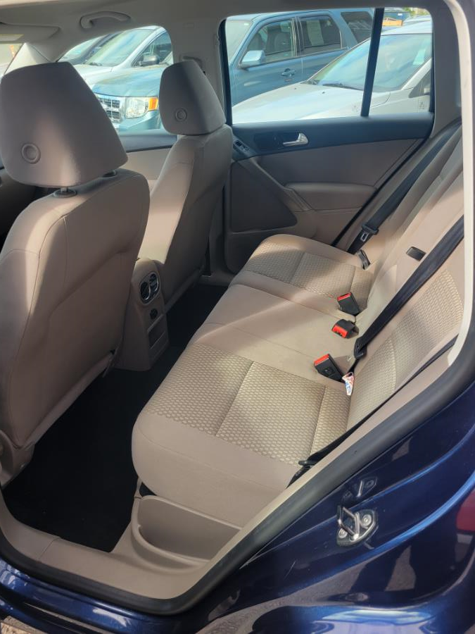 Used Volkswagen Tiguan 4WD 4dr SE 4Motion wSunroof & Navi 2011 | Chris's Auto Clinic. Plainville, Connecticut Used Volkswagen Tiguan 4WD 4dr SE 4Motion wSunroof & Navi 2011 | Chris's Auto Clinic. Plainville, Connecticut