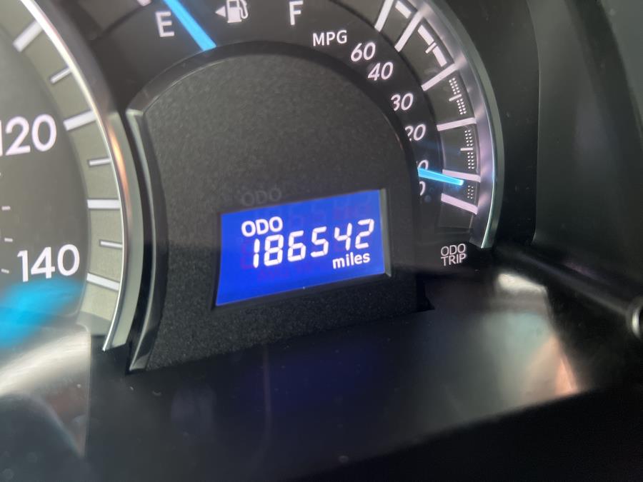 2013 Toyota Camry 4dr Sdn I4 Auto SE (Natl), available for sale in Milford, Connecticut | Dealertown Auto Wholesalers. Milford, Connecticut 2013 Toyota Camry 4dr Sdn I4 Auto SE (Natl), available for sale in Milford, Connecticut | Dealertown Auto Wholesalers. Milford, Connecticut
