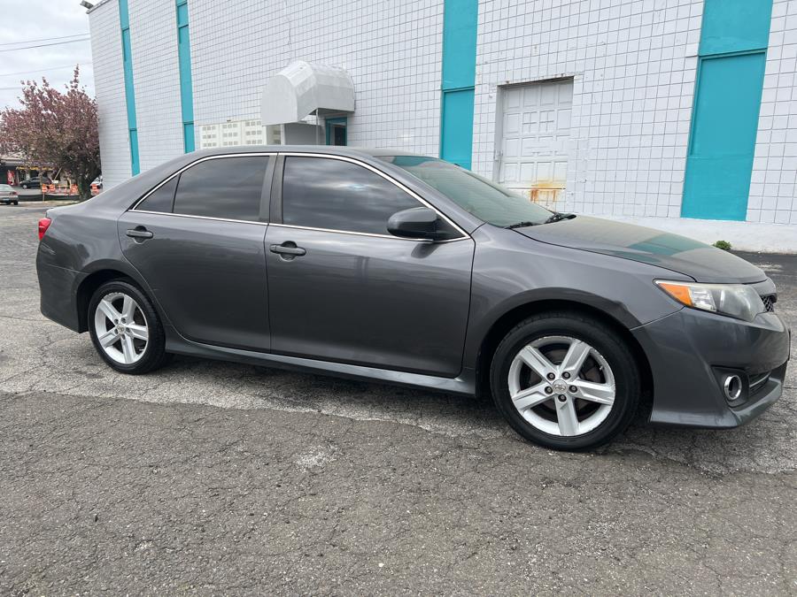 2013 Toyota Camry 4dr Sdn I4 Auto SE (Natl), available for sale in Milford, Connecticut | Dealertown Auto Wholesalers. Milford, Connecticut 2013 Toyota Camry 4dr Sdn I4 Auto SE (Natl), available for sale in Milford, Connecticut | Dealertown Auto Wholesalers. Milford, Connecticut