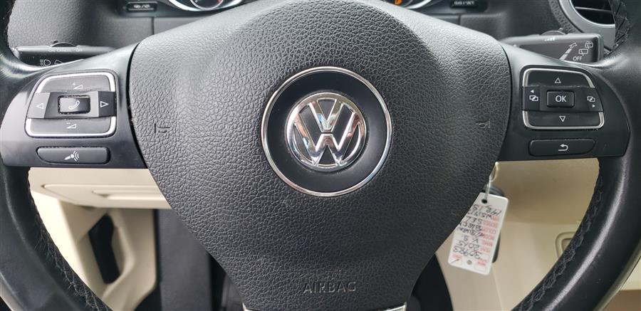 2015 Volkswagen Tiguan 4MOTION 4dr Auto SEL, available for sale in Little Ferry, New Jersey | Victoria Preowned Autos Inc. Little Ferry, New Jersey 2015 Volkswagen Tiguan 4MOTION 4dr Auto SEL, available for sale in Little Ferry, New Jersey | Victoria Preowned Autos Inc. Little Ferry, New Jersey