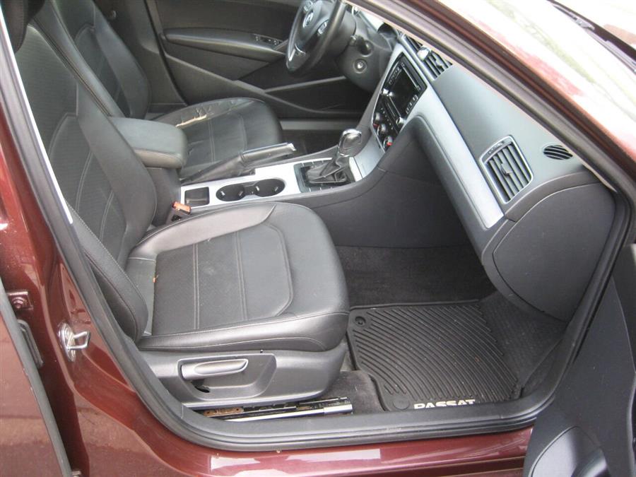 2013 Volkswagen Passat SE PZEV 4dr Sedan 6A, available for sale in Massapequa, New York | Rite Choice Auto Inc.. Massapequa, New York 2013 Volkswagen Passat SE PZEV 4dr Sedan 6A, available for sale in Massapequa, New York | Rite Choice Auto Inc.. Massapequa, New York