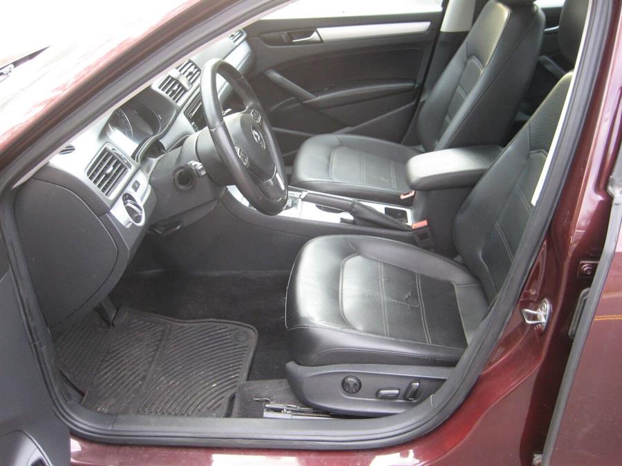 2013 Volkswagen Passat SE PZEV 4dr Sedan 6A, available for sale in Massapequa, New York | Rite Choice Auto Inc.. Massapequa, New York 2013 Volkswagen Passat SE PZEV 4dr Sedan 6A, available for sale in Massapequa, New York | Rite Choice Auto Inc.. Massapequa, New York