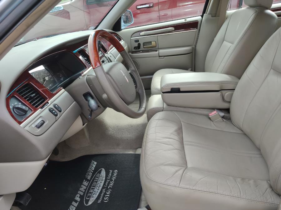 2005 Lincoln Town Car 4dr Sdn Signature Limited, available for sale in Wantagh, New York | Alpine Motors Inc. Wantagh, New York 2005 Lincoln Town Car 4dr Sdn Signature Limited, available for sale in Wantagh, New York | Alpine Motors Inc. Wantagh, New York