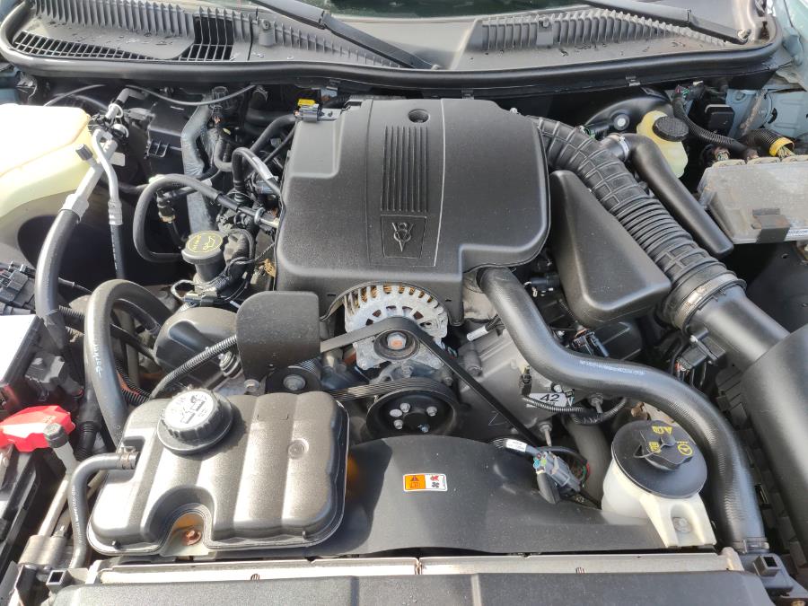 2005 Lincoln Town Car 4dr Sdn Signature Limited, available for sale in Wantagh, New York | Alpine Motors Inc. Wantagh, New York 2005 Lincoln Town Car 4dr Sdn Signature Limited, available for sale in Wantagh, New York | Alpine Motors Inc. Wantagh, New York