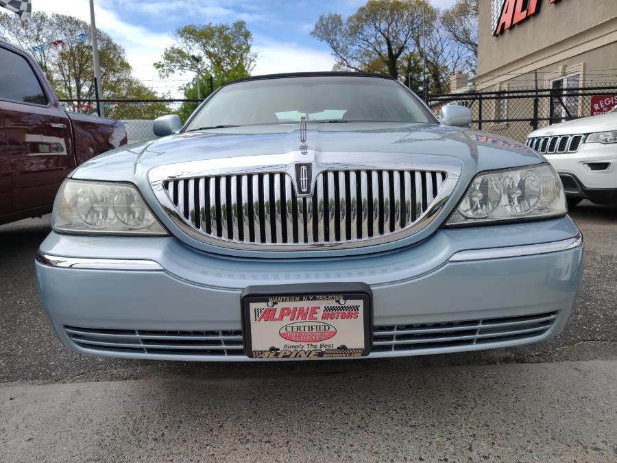 2005 Lincoln Town Car 4dr Sdn Signature Limited, available for sale in Wantagh, New York | Alpine Motors Inc. Wantagh, New York 2005 Lincoln Town Car 4dr Sdn Signature Limited, available for sale in Wantagh, New York | Alpine Motors Inc. Wantagh, New York