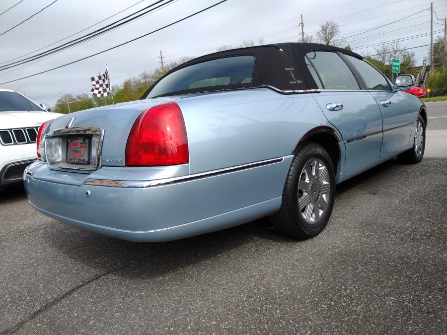 2005 Lincoln Town Car 4dr Sdn Signature Limited, available for sale in Wantagh, New York | Alpine Motors Inc. Wantagh, New York 2005 Lincoln Town Car 4dr Sdn Signature Limited, available for sale in Wantagh, New York | Alpine Motors Inc. Wantagh, New York