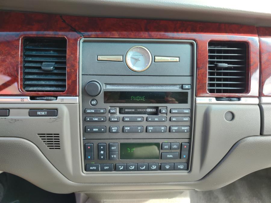 2005 Lincoln Town Car 4dr Sdn Signature Limited, available for sale in Wantagh, New York | Alpine Motors Inc. Wantagh, New York 2005 Lincoln Town Car 4dr Sdn Signature Limited, available for sale in Wantagh, New York | Alpine Motors Inc. Wantagh, New York