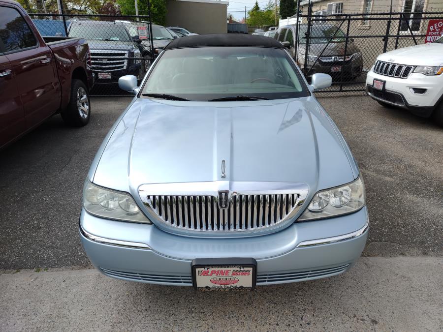 2005 Lincoln Town Car 4dr Sdn Signature Limited, available for sale in Wantagh, New York | Alpine Motors Inc. Wantagh, New York 2005 Lincoln Town Car 4dr Sdn Signature Limited, available for sale in Wantagh, New York | Alpine Motors Inc. Wantagh, New York