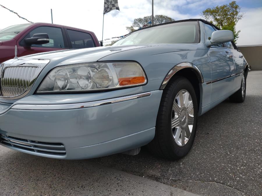 2005 Lincoln Town Car 4dr Sdn Signature Limited, available for sale in Wantagh, New York | Alpine Motors Inc. Wantagh, New York 2005 Lincoln Town Car 4dr Sdn Signature Limited, available for sale in Wantagh, New York | Alpine Motors Inc. Wantagh, New York
