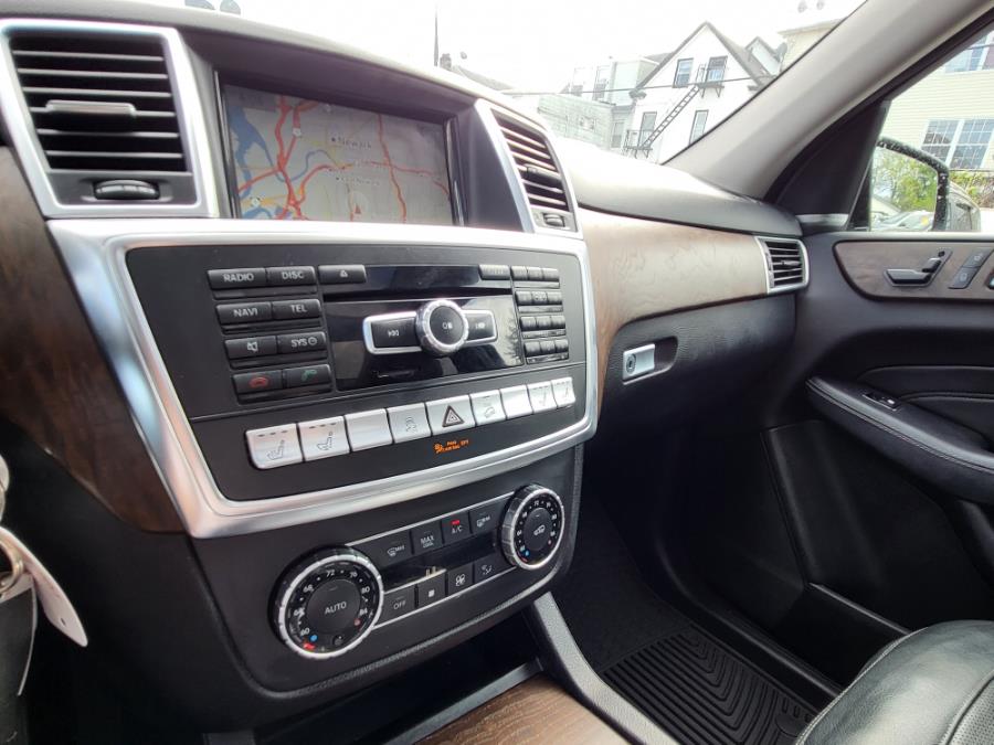 2015 Mercedes-Benz M-Class 4MATIC 4dr ML 350, available for sale in Newark , New Jersey | Champion Used Auto Sales 2. Newark , New Jersey 2015 Mercedes-Benz M-Class 4MATIC 4dr ML 350, available for sale in Newark , New Jersey | Champion Used Auto Sales 2. Newark , New Jersey