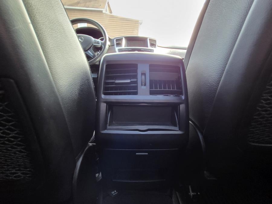 2015 Mercedes-Benz M-Class 4MATIC 4dr ML 350, available for sale in Newark , New Jersey | Champion Used Auto Sales 2. Newark , New Jersey 2015 Mercedes-Benz M-Class 4MATIC 4dr ML 350, available for sale in Newark , New Jersey | Champion Used Auto Sales 2. Newark , New Jersey