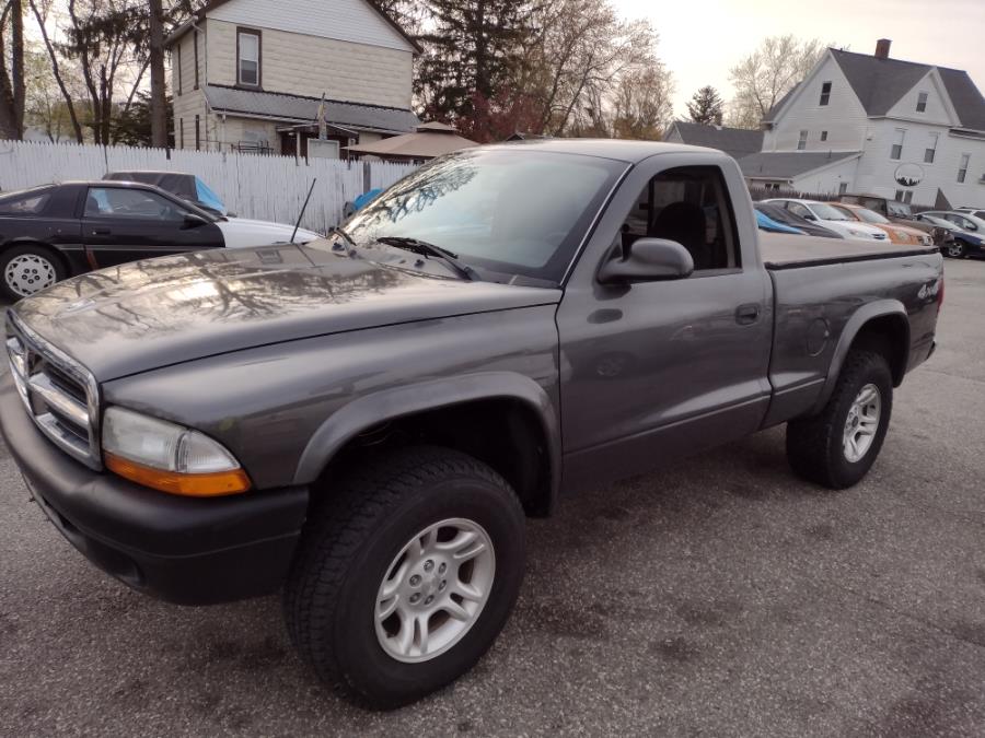 2004 Dodge Dakota 2dr Reg Cab 112" WB 4WD Base, available for sale in Chicopee, Massachusetts | Matts Auto Mall LLC. Chicopee, Massachusetts