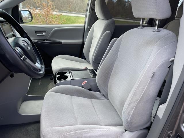 Used Toyota Sienna L 2015 | Sullivan Automotive Group. Avon, Connecticut