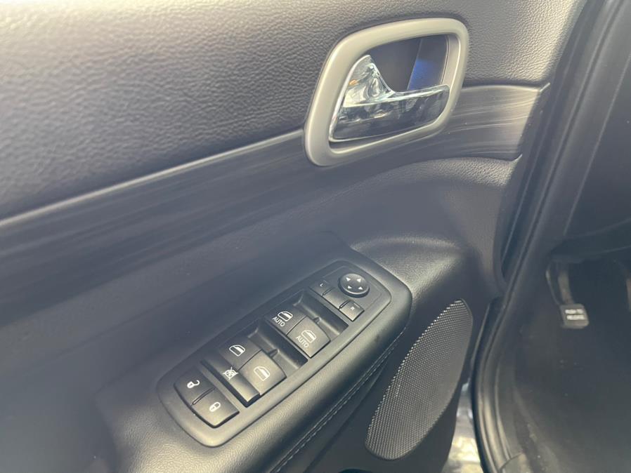 2020 Jeep Grand Cherokee Altitude 4x4, available for sale in Inwood, New York | 5 Towns Drive. Inwood, New York 2020 Jeep Grand Cherokee Altitude 4x4, available for sale in Inwood, New York | 5 Towns Drive. Inwood, New York