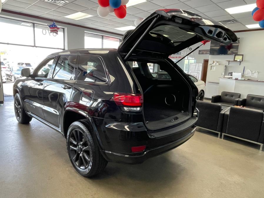 2020 Jeep Grand Cherokee Altitude 4x4, available for sale in Inwood, New York | 5 Towns Drive. Inwood, New York 2020 Jeep Grand Cherokee Altitude 4x4, available for sale in Inwood, New York | 5 Towns Drive. Inwood, New York