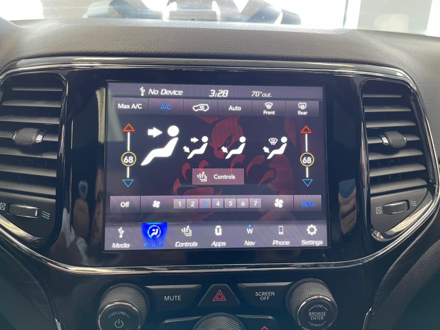 2020 Jeep Grand Cherokee Altitude 4x4, available for sale in Inwood, New York | 5 Towns Drive. Inwood, New York 2020 Jeep Grand Cherokee Altitude 4x4, available for sale in Inwood, New York | 5 Towns Drive. Inwood, New York