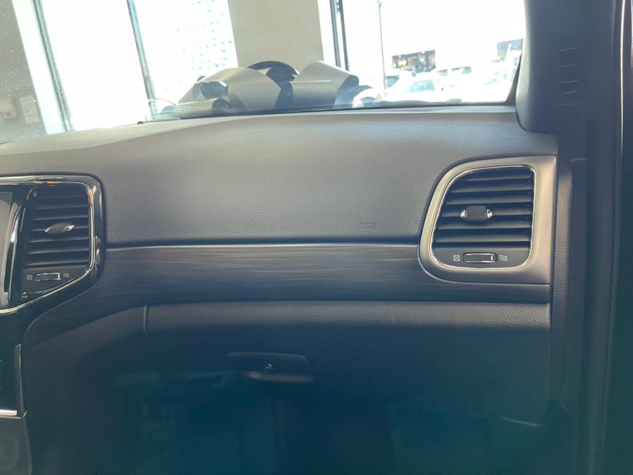 2020 Jeep Grand Cherokee Altitude 4x4, available for sale in Inwood, New York | 5 Towns Drive. Inwood, New York 2020 Jeep Grand Cherokee Altitude 4x4, available for sale in Inwood, New York | 5 Towns Drive. Inwood, New York