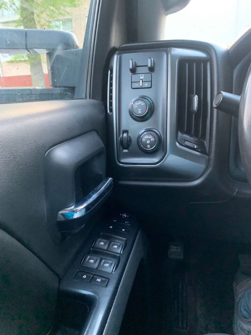 Used Chevrolet Silverado 1500 4WD Double Cab 143.5" LT w/2LT 2018 | Zezo Auto Sales. Newark, New Jersey