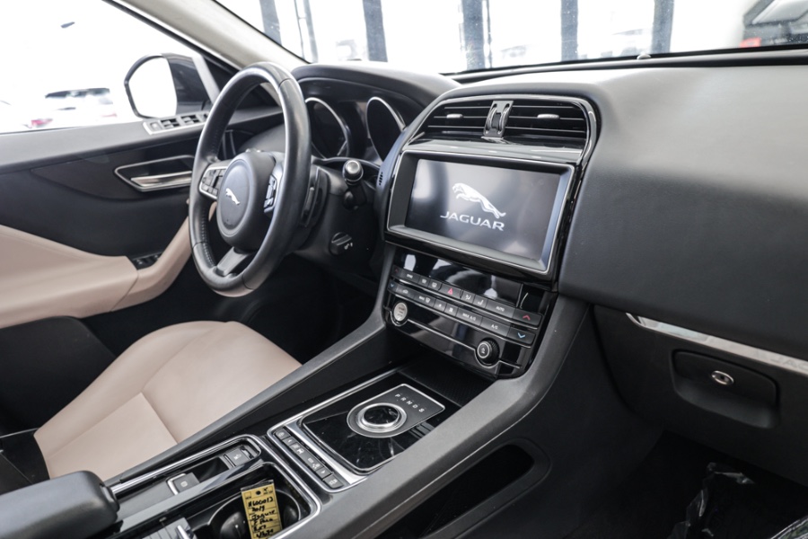 Used Jaguar F-PACE 25t Premium AWD 2019 | 26 Motors Long Island. ELMONT, New York Used Jaguar F-PACE 25t Premium AWD 2019 | 26 Motors Long Island. ELMONT, New York