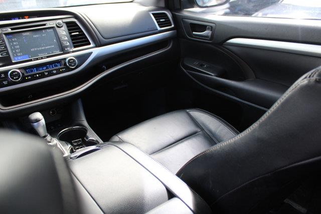 Used Toyota Highlander XLE 2016 | NY Luxury Motors. Elmont, New York Used Toyota Highlander XLE 2016 | NY Luxury Motors. Elmont, New York
