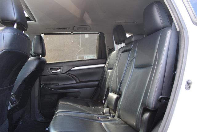 Used Toyota Highlander XLE 2016 | NY Luxury Motors. Elmont, New York Used Toyota Highlander XLE 2016 | NY Luxury Motors. Elmont, New York
