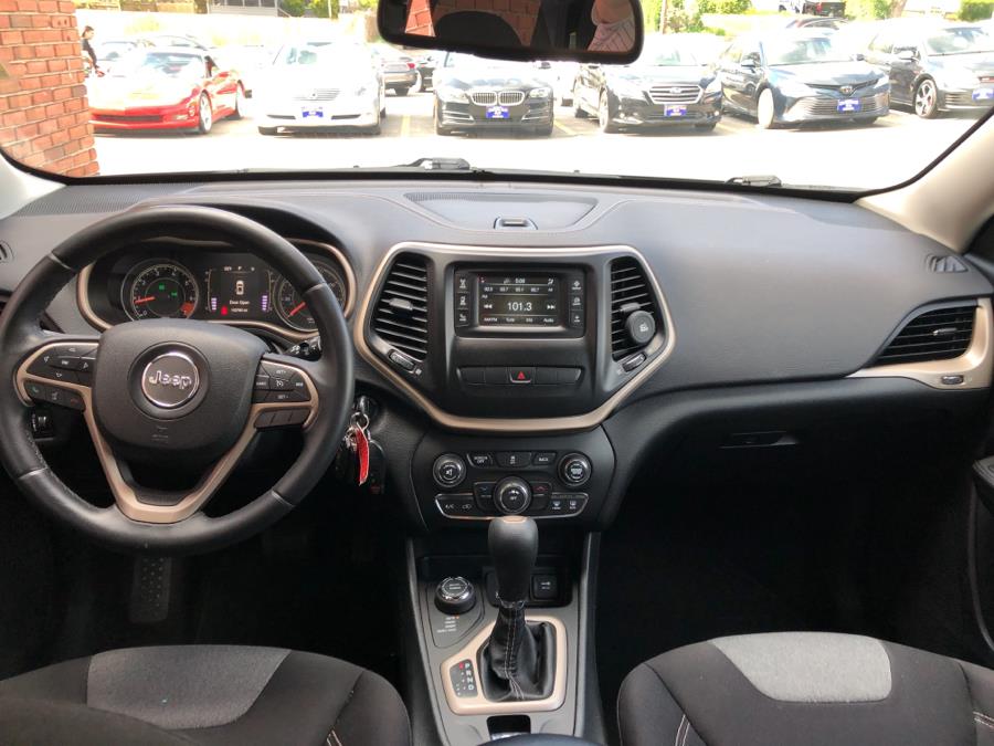 2014 Jeep Cherokee 4WD 4dr Latitude, available for sale in Waterbury, Connecticut | National Auto Brokers, Inc.. Waterbury, Connecticut 2014 Jeep Cherokee 4WD 4dr Latitude, available for sale in Waterbury, Connecticut | National Auto Brokers, Inc.. Waterbury, Connecticut