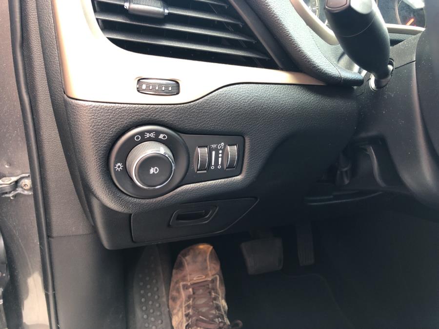 2014 Jeep Cherokee 4WD 4dr Latitude, available for sale in Waterbury, Connecticut | National Auto Brokers, Inc.. Waterbury, Connecticut 2014 Jeep Cherokee 4WD 4dr Latitude, available for sale in Waterbury, Connecticut | National Auto Brokers, Inc.. Waterbury, Connecticut