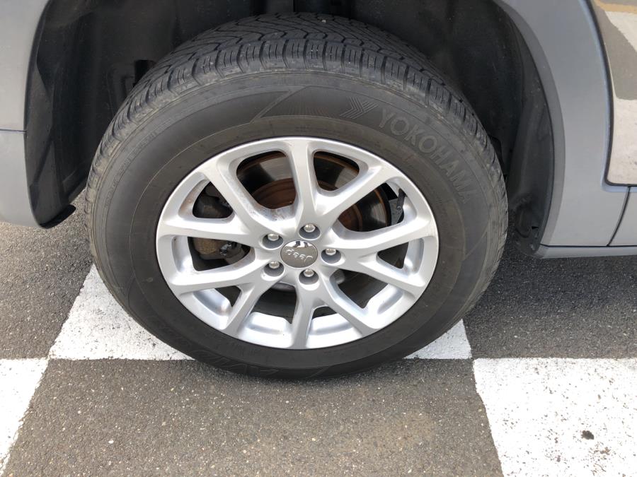 2014 Jeep Cherokee 4WD 4dr Latitude, available for sale in Waterbury, Connecticut | National Auto Brokers, Inc.. Waterbury, Connecticut 2014 Jeep Cherokee 4WD 4dr Latitude, available for sale in Waterbury, Connecticut | National Auto Brokers, Inc.. Waterbury, Connecticut