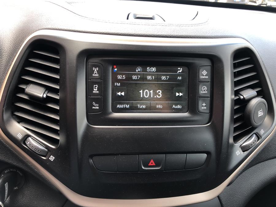 2014 Jeep Cherokee 4WD 4dr Latitude, available for sale in Waterbury, Connecticut | National Auto Brokers, Inc.. Waterbury, Connecticut 2014 Jeep Cherokee 4WD 4dr Latitude, available for sale in Waterbury, Connecticut | National Auto Brokers, Inc.. Waterbury, Connecticut