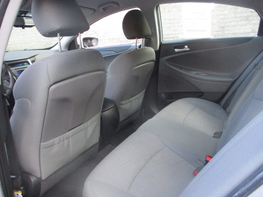 2014 Hyundai Sonata 4dr Sdn 2.4L Auto GLS, available for sale in New Britain, Connecticut | Universal Motors LLC. New Britain, Connecticut 2014 Hyundai Sonata 4dr Sdn 2.4L Auto GLS, available for sale in New Britain, Connecticut | Universal Motors LLC. New Britain, Connecticut