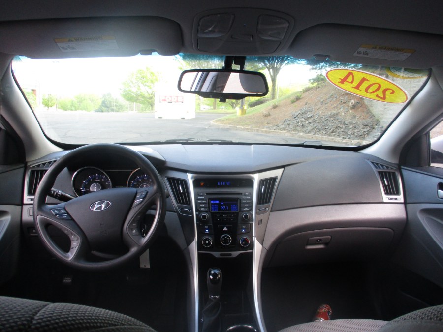 2014 Hyundai Sonata 4dr Sdn 2.4L Auto GLS, available for sale in New Britain, Connecticut | Universal Motors LLC. New Britain, Connecticut 2014 Hyundai Sonata 4dr Sdn 2.4L Auto GLS, available for sale in New Britain, Connecticut | Universal Motors LLC. New Britain, Connecticut