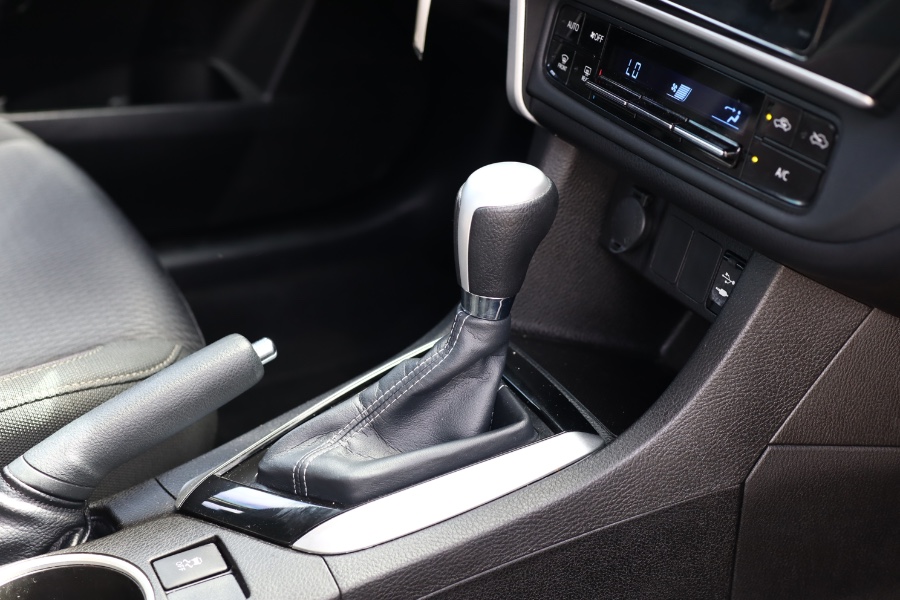 Used Toyota Corolla LE CVT (Natl) 2018 | Hillside Auto Mall Inc.. Jamaica, New York Used Toyota Corolla LE CVT (Natl) 2018 | Hillside Auto Mall Inc.. Jamaica, New York