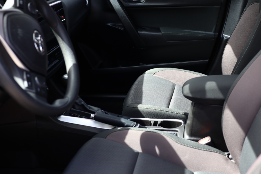 Used Toyota Corolla LE CVT (Natl) 2018 | Hillside Auto Mall Inc.. Jamaica, New York Used Toyota Corolla LE CVT (Natl) 2018 | Hillside Auto Mall Inc.. Jamaica, New York