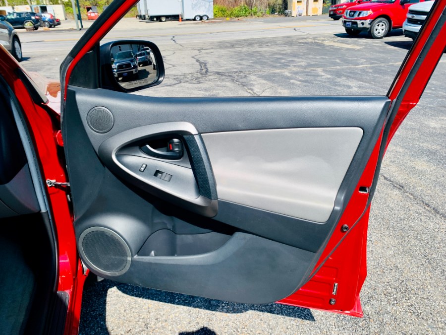 Used Toyota RAV4 4WD 4dr I4 (Natl) 2012 | Second Street Auto Sales Inc. Manchester, New Hampshire Used Toyota RAV4 4WD 4dr I4 (Natl) 2012 | Second Street Auto Sales Inc. Manchester, New Hampshire