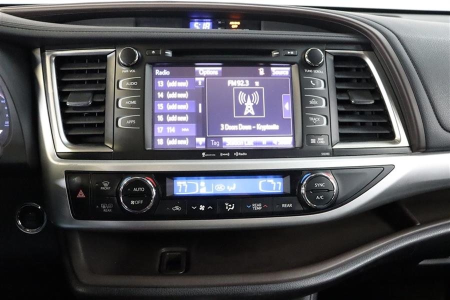 Used Toyota Highlander XLE 2019 | Fast Track Motors. Paterson, New Jersey Used Toyota Highlander XLE 2019 | Fast Track Motors. Paterson, New Jersey
