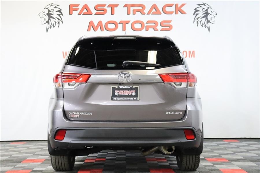 Used Toyota Highlander XLE 2019 | Fast Track Motors. Paterson, New Jersey Used Toyota Highlander XLE 2019 | Fast Track Motors. Paterson, New Jersey