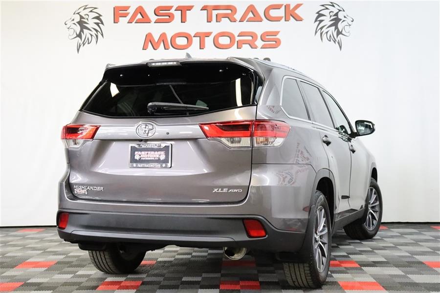 Used Toyota Highlander XLE 2019 | Fast Track Motors. Paterson, New Jersey Used Toyota Highlander XLE 2019 | Fast Track Motors. Paterson, New Jersey