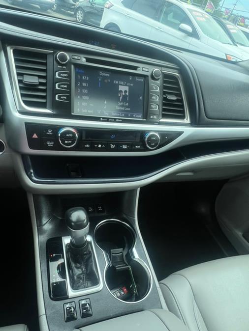 Used Toyota Highlander XLE V6 AWD (Natl) 2019 | NJ Used Cars Center. Irvington, New Jersey Used Toyota Highlander XLE V6 AWD (Natl) 2019 | NJ Used Cars Center. Irvington, New Jersey