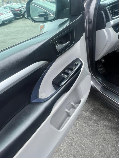 Used Toyota Highlander XLE V6 AWD (Natl) 2019 | NJ Used Cars Center. Irvington, New Jersey Used Toyota Highlander XLE V6 AWD (Natl) 2019 | NJ Used Cars Center. Irvington, New Jersey