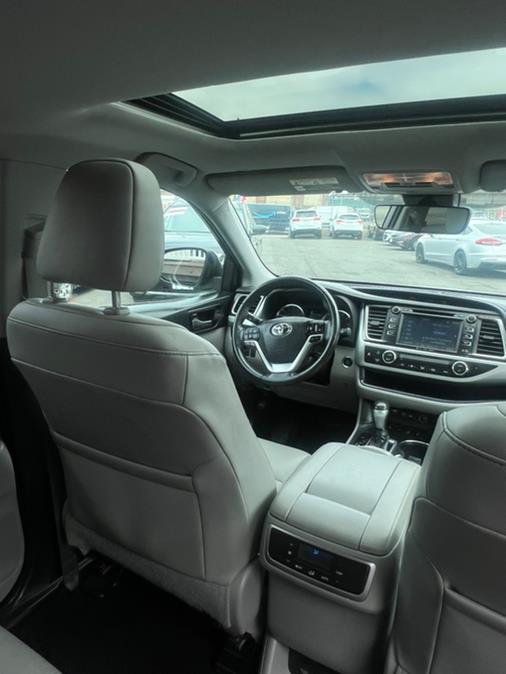 Used Toyota Highlander XLE V6 AWD (Natl) 2019 | NJ Used Cars Center. Irvington, New Jersey Used Toyota Highlander XLE V6 AWD (Natl) 2019 | NJ Used Cars Center. Irvington, New Jersey
