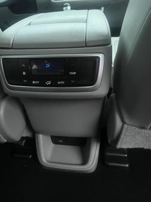 Used Toyota Highlander XLE V6 AWD (Natl) 2019 | NJ Used Cars Center. Irvington, New Jersey Used Toyota Highlander XLE V6 AWD (Natl) 2019 | NJ Used Cars Center. Irvington, New Jersey